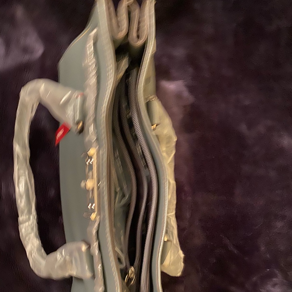 NEW Tosca belted gray handbag - Picture 2 of 5